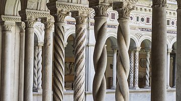 ラテランのヨハネ聖堂＋回廊のガイド付きツアー ❒ Italy Tickets