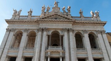 音声ガイド付きラテラノ寺院群：バシリカ、回廊、洗礼堂、サンクタ・サンクトラム ❒ Italy Tickets
