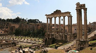 Coliseu sem fila: Visita guiada para pequenos grupos com o piso da arena e o Fórum Romano ❒ Italy Tickets